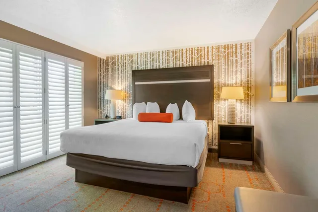 جناح بسرير كينج مع أريكة يُسمح فيها بالحيوانات الأليفة، Best Western Corvallis 1/3