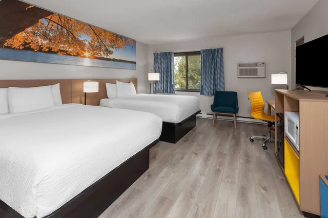 غرفة بسريرين كوين، Days Inn by Wyndham Mason City 1/5