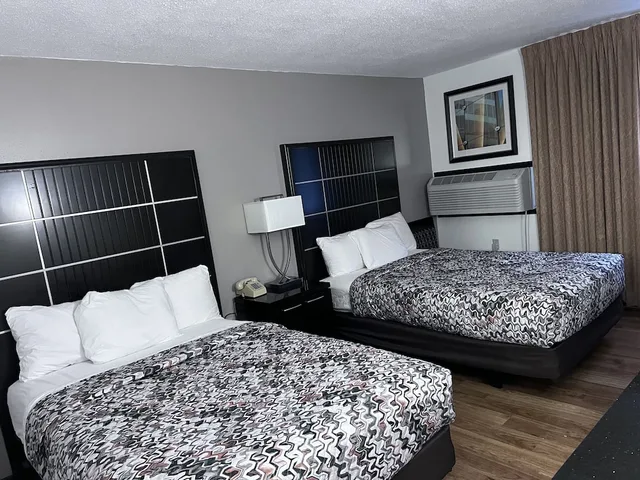 غرفة قياسية بسريرين مزدوجين، AmeriVu Inn - Park Falls 1/3