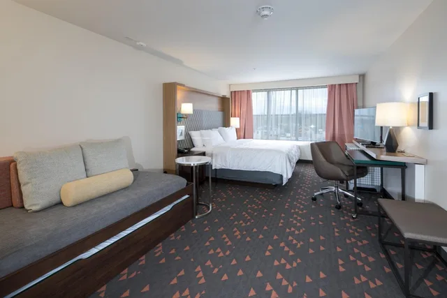 غرفة ثلاثية، Holiday Inn & Suites Mount Pleasant 2/6