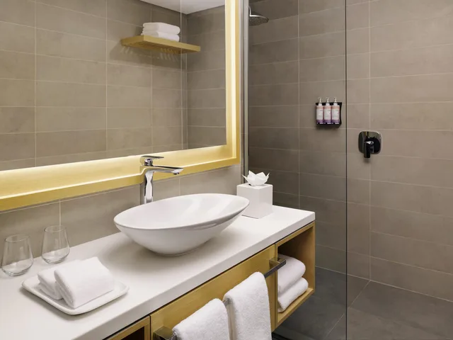 Island, Superior, Twin Beds, Sea View، Movenpick Resort Al Marjan Island 3/3