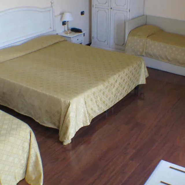 غرفة رباعية، International Hotel Iseo 5/9