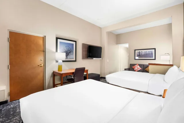 جناح بسرير كوين لذوي الإعاقة، Comfort Suites Suites Columbia at Harbison 1/7