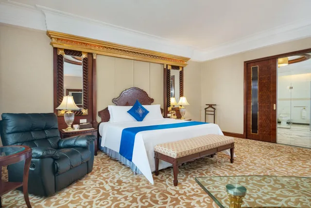 غرفة تنفيذية بسرير كينج، Regal Palace Hotel 2/9