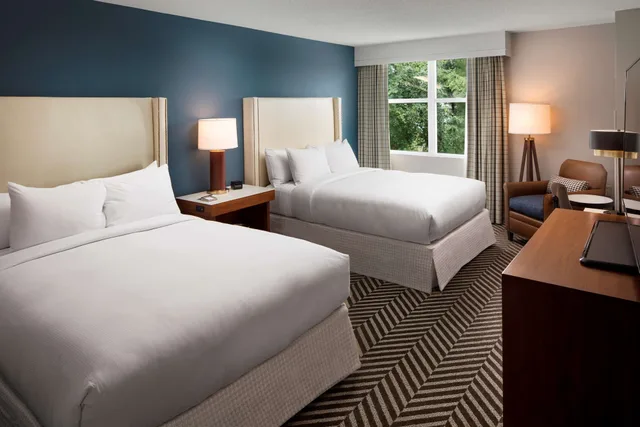 Room, 2 Queen Beds, Hilton University Of Florida Conference Center Gainesville 1/2