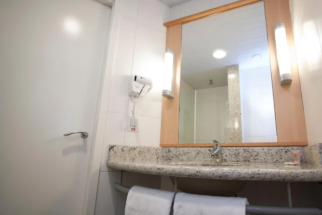 Standard, 1 Double and 1 Single Bed, with Child Extra Bed، Ibis Cascavel 2/2