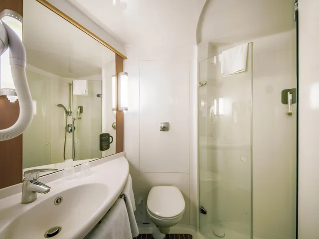 Classic, 3 Beds, Ibis Sarlat 6/8