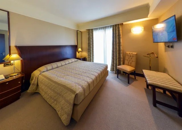 جناح ديلوكس، Grand Hotel Olimpo 2/4
