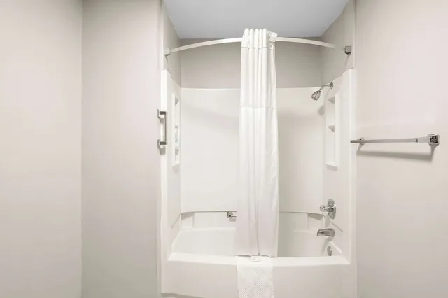 غرفة بسرير كينج لذوي الإعاقة، Quality Inn & Suites Monticello Ar 6/6