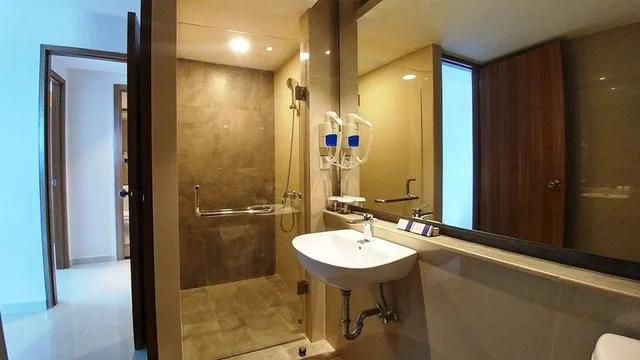 غرفة ديلوكس للمدخنين، Wing Hotel Kualanamu 2/3