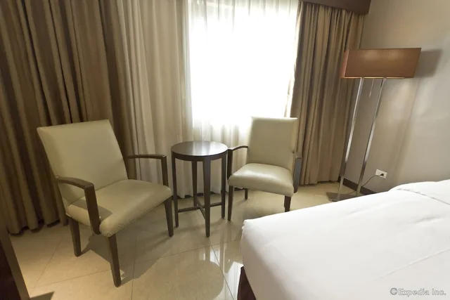 غرفة سوبيريور بسريرين منفصلين، Mandarin Plaza Hotel 1/4