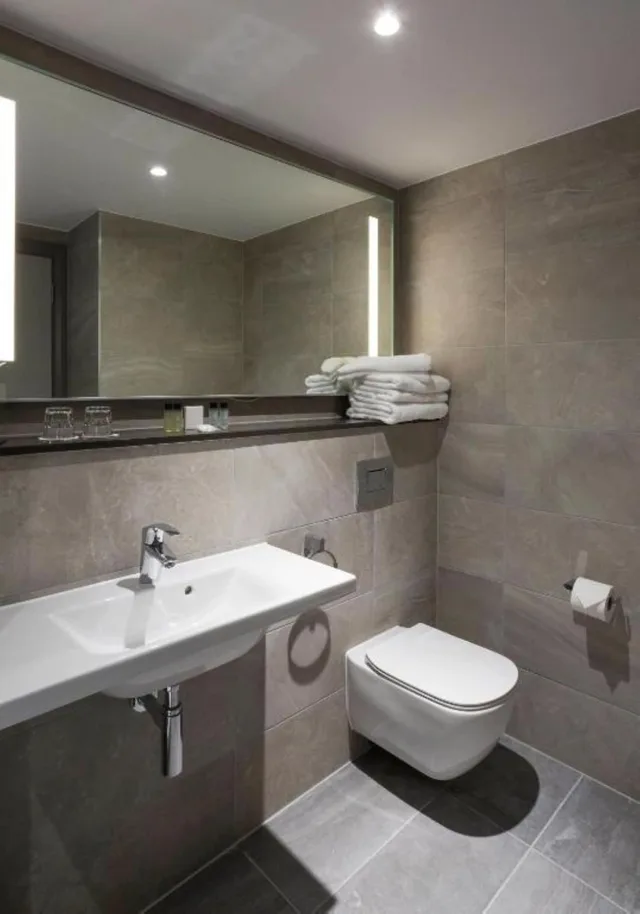 غرفة قياسية بسرير كوين، Maldron Hotel Belfast International Airport 8/8