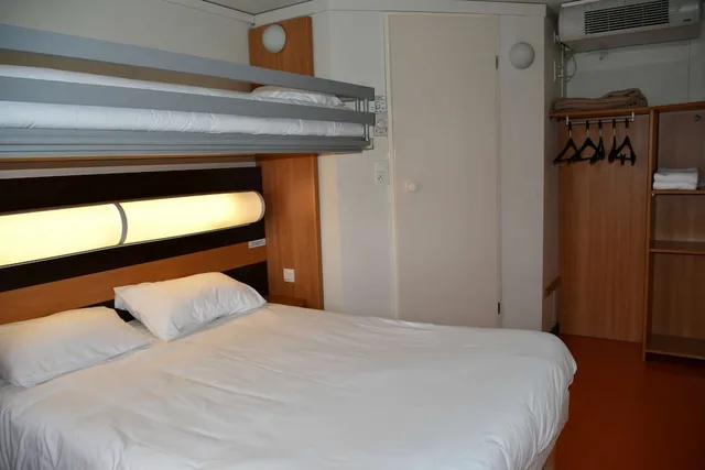 غرفة قياسية بسرير مزدوج وسرير فردي، Hotel Premiere Classe Nevers - Varennes Vauzelles 1/2