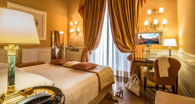 جناح، Hotel Corona d Oro 1890 2/3