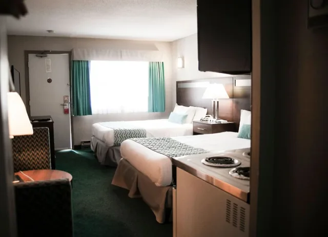 غرفة بسريرين مزدوجين، Ramada by Wyndham Quesnel 3/4