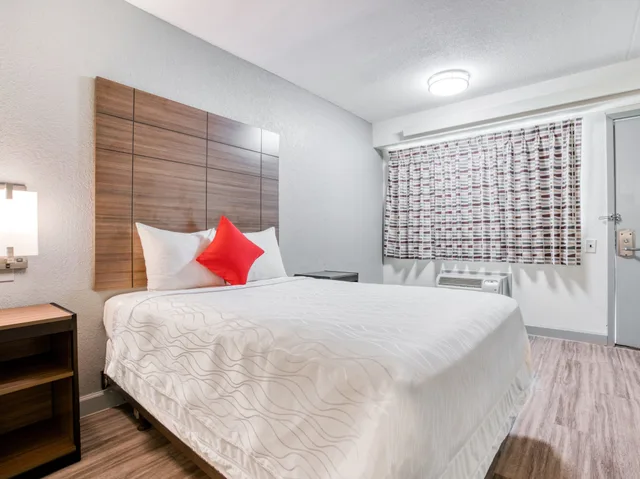 غرفة بزنس بسرير كينج، Dallas Love Field Inn 2/5