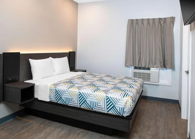 غرفة بسرير كوين، Motel6 San Pedro, CA – Port of Los Angeles 2/8