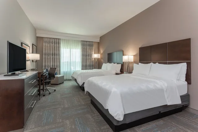 جناح بسريرين كوين، Holiday Inn & Suites Jefferson City 1/1