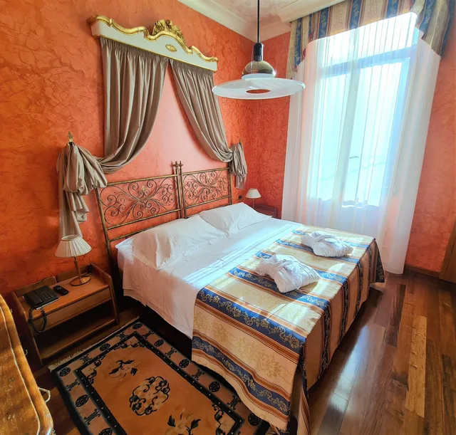 غرفة سوبيريور بسرير مزدوج، Hotel Colomba D Oro 1/7