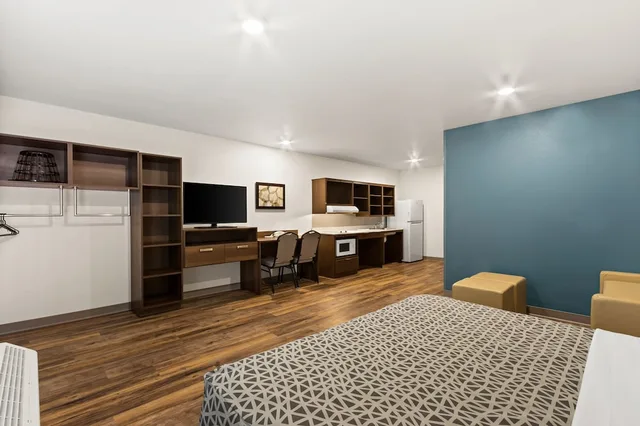 جناح بسرير كينج مع أريكة لذوي الإعاقة، Woodspring Suites Tolleson - Phoenix West 2/3