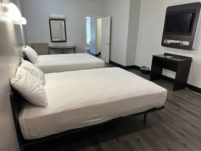 غرفة قياسية بسريرين كوين لذوي الإعاقة، Motel6 Globe, AZ 5/9
