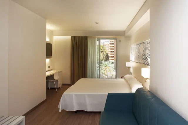 Grand, Deluxe, Double Bed, Port Benidorm 5/8