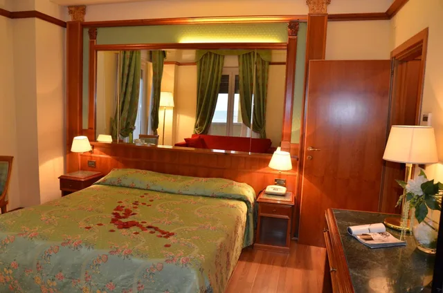 Standard, Double Bed, Grand Hotel Montesilvano 3/8