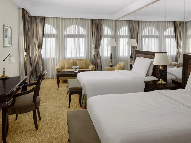 جناح ملكي بسريرين مزدوجين بغرفتي نوم لذوي الإعاقة، Movenpick Karachi Hotel 2/5