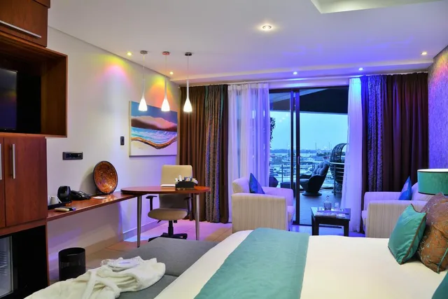 Executive, Suite, Bon Hotel Waterfront Richards Bay 2/5
