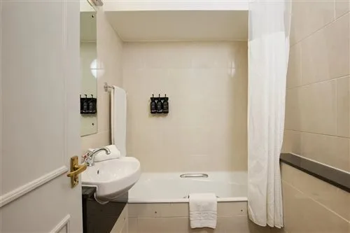غرفة تُحدَّد حسب التوفر، Bedford Hotel 2/2