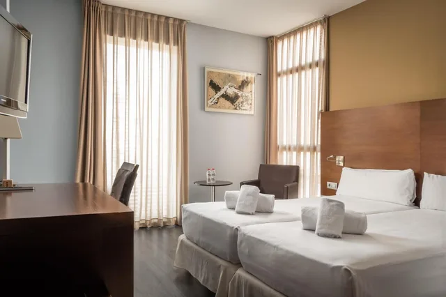 غرفة بسرير مزدوج أو سريرين منفصلين، Madanis Hotel 1/10