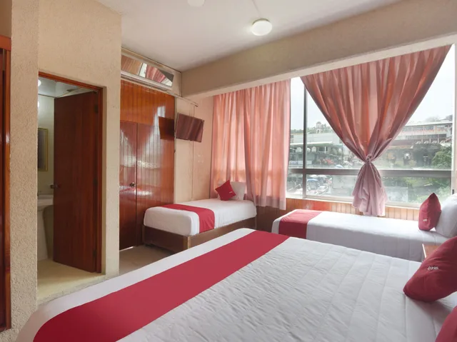 غرفة اقتصادية رباعية بسرير كينج وسريرين منفصلين، OYO Hotel Totonacapan, Papantla 6/10