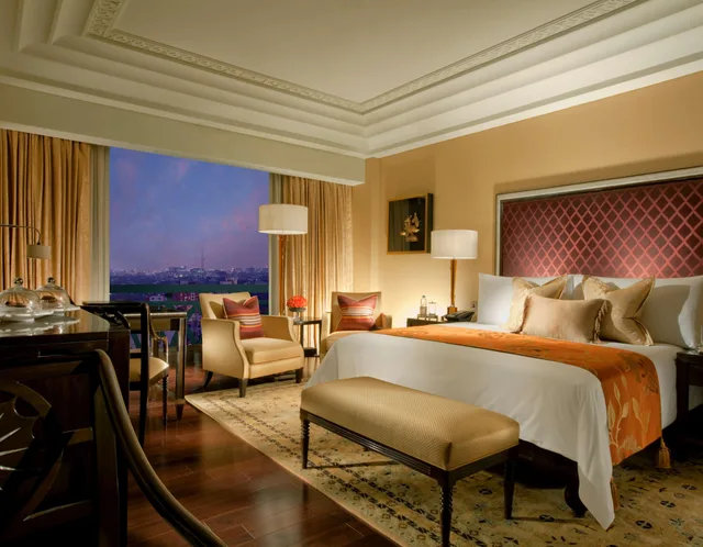 Grand, Palace, Pool View، The Leela Palace Chennai 1/2