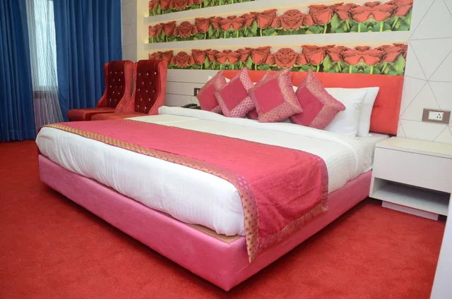 جناح بسرير كوين، The Grand Empire A Boutique Hotel 2/5