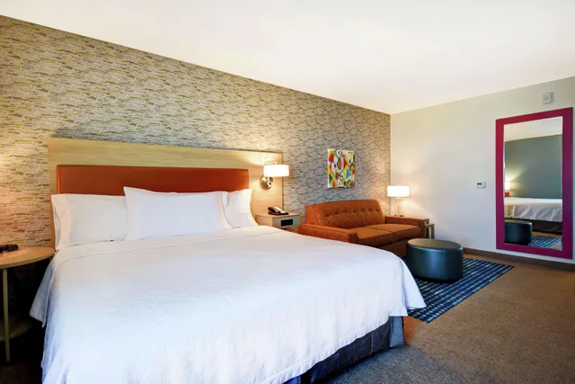 Studio, Home2 Suites by Hilton Victorville, CA 1/3
