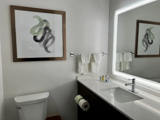 غرفة كلاسيكية بسريرين كوين، Comfort Suites St. Augustine Historic District Area 7/7