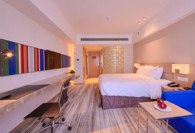 Standard, Double Bed, HOLIDAY INN EXPRESS SHENYANG TAWAN 1/2
