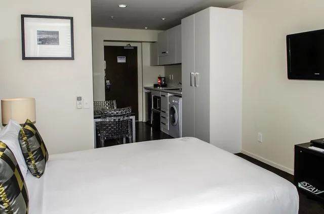 استوديو ديلوكس بسرير كوين، The Quadrant Hotel and Suites 3/4