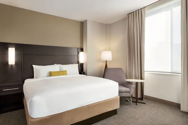 غرفة بسرير كينج، Residence Inn by Marriott New York JFK Airport 1/3