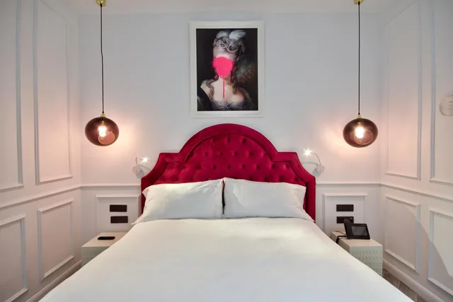 Deluxe, Suite, Queen Bed, Sofa, Holm Hotel And Spa 1/3