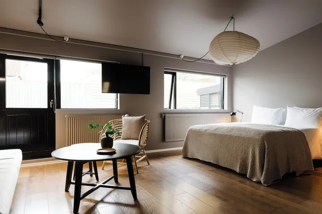استوديو كومفورت بسرير كوين مع أريكة، Rey Apartments 4/6