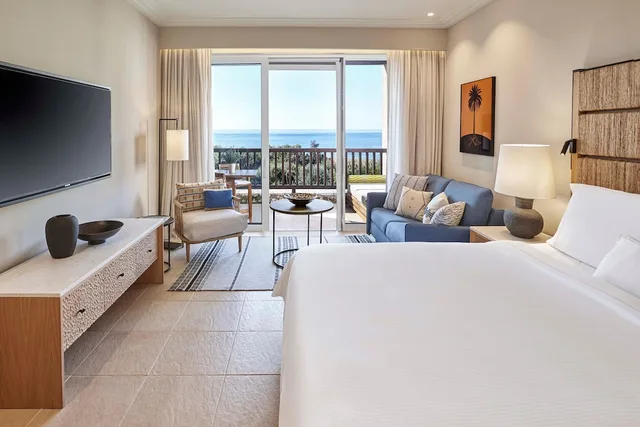 غرفة بريميوم بسرير كينج بإطلالة على البحر بشرفة، The Westin Resort, Costa Navarino 3/9