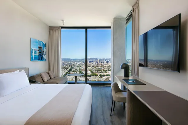 غرفة ركنية بسرير كينج بإطلالة على المدينة، AC Hotel Downtown Los Angeles 1/5