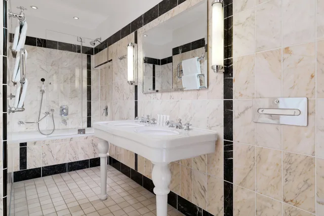 جناح جونيور، Le Meridien Grand Hotel Nurnberg 3/3