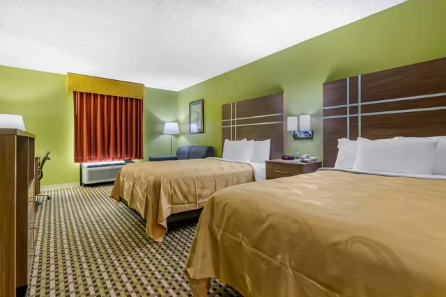 غرفة بسريرين مزدوجين، Quality Inn Brunswick 1/3