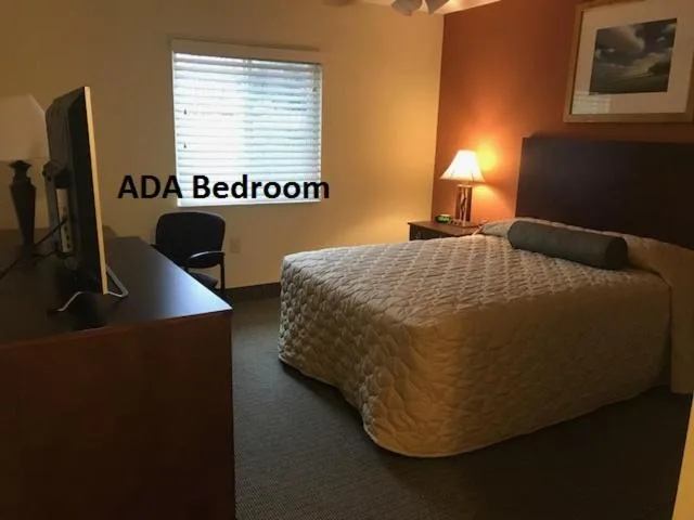جناح بسرير كينج، Affordable Suites Fayetteville 1/4