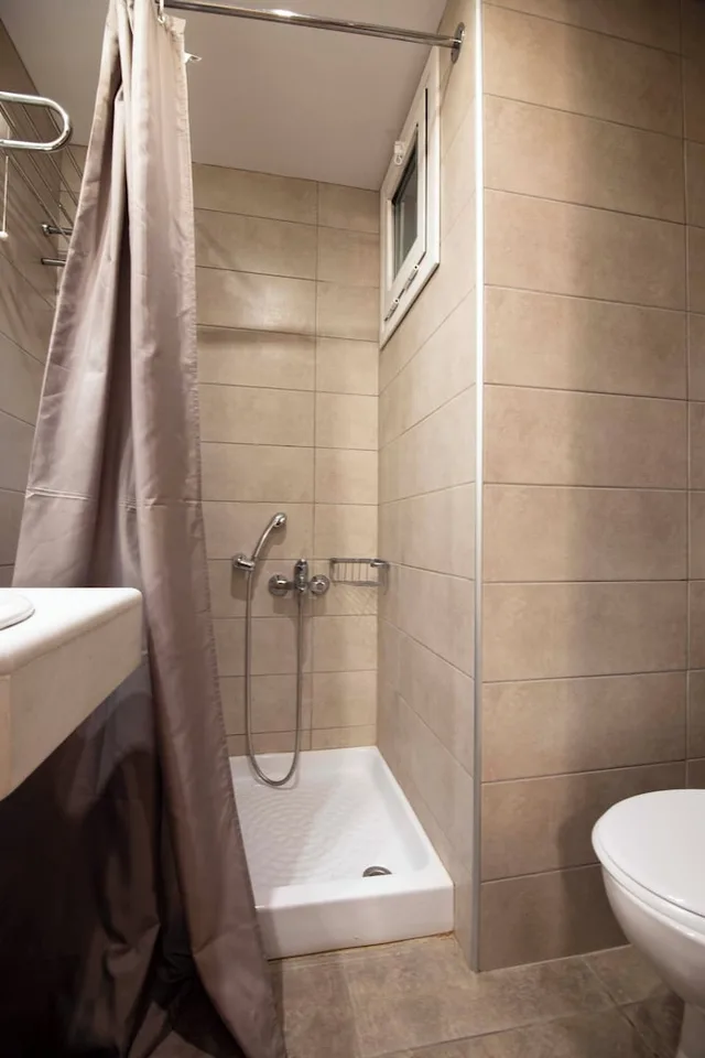 غرفة قياسية بسرير مزدوج بإطلالة على البحر، Galaxy Hotel 5/6