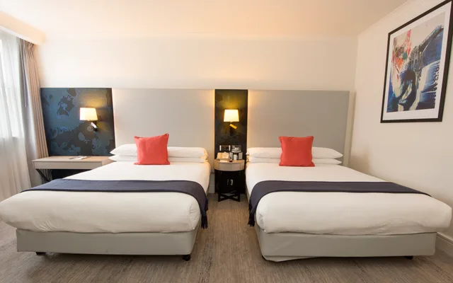 غرفة ديلوكس بسرير مزدوج، DoubleTree by Hilton London Kensington 3/5