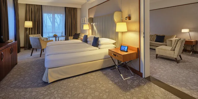 جناح، Dorint Hotel Bonn 4/8