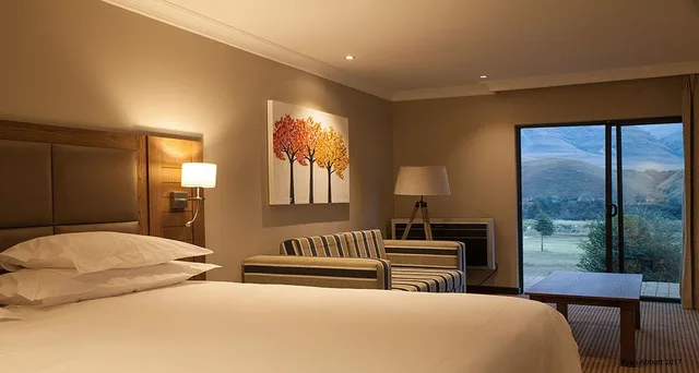 غرفة قياسية بسرير مزدوج، PREMIER RESORT SANI PASS 2/2